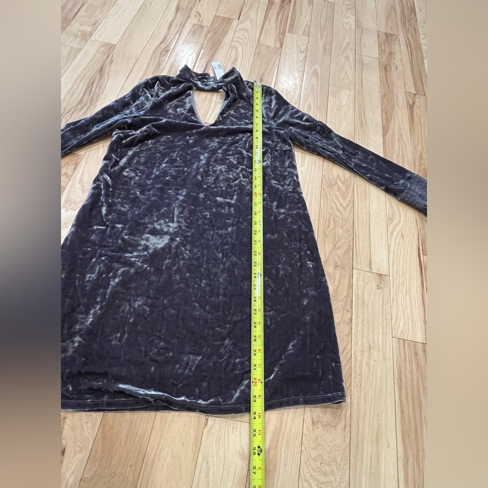 NWT Aqua Brand Grey Velvet Long Bell Sleeve Dress - Women’s Size Large - Picture 5 of 7